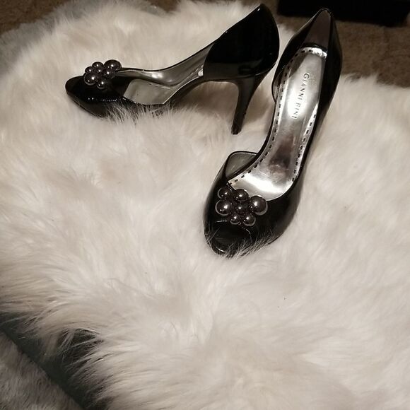 Gianni Bini Black Open Toe Heels - Picture 1 of 7